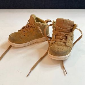 Nike Jordan 640735-725 Baby Shoes Golden Harvest Wheat Retro Size 6C